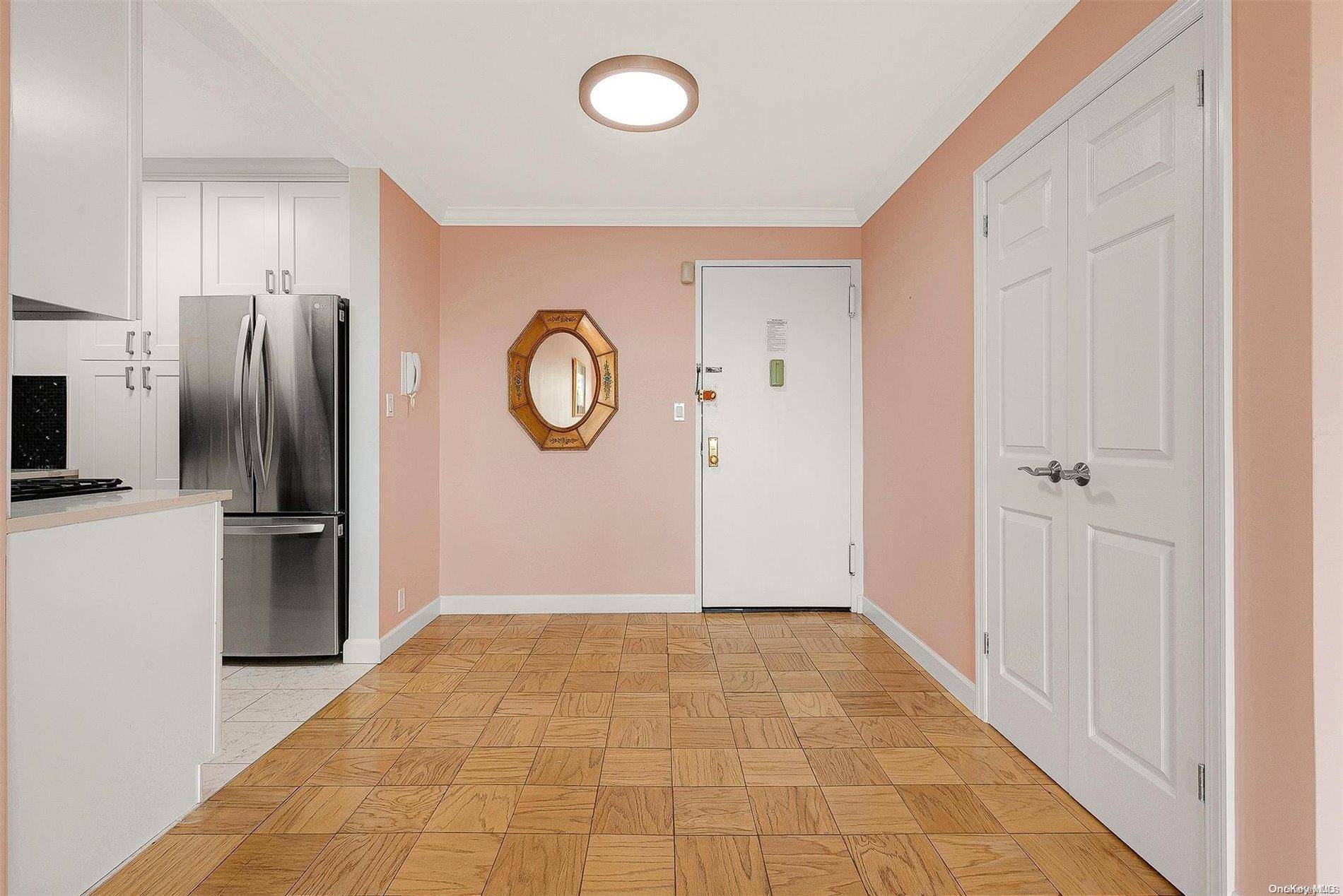 Forest Hills, NY 11375,70-25 Yellowstone BLVD #11Q