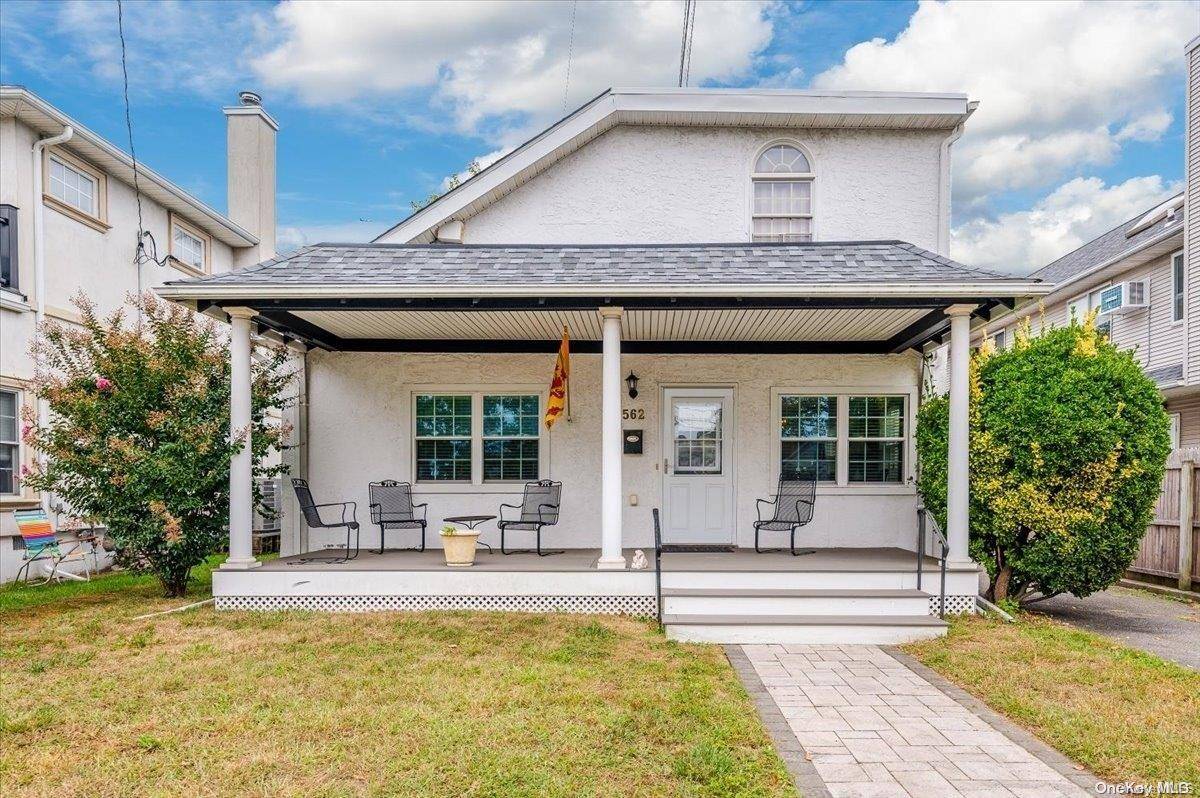 Long Beach, NY 11561,562 Lincoln BLVD