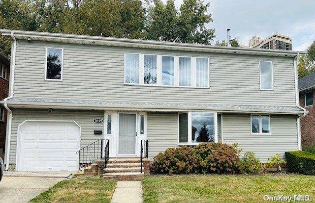 Glen Oaks, NY 11004,70-09 267 ST