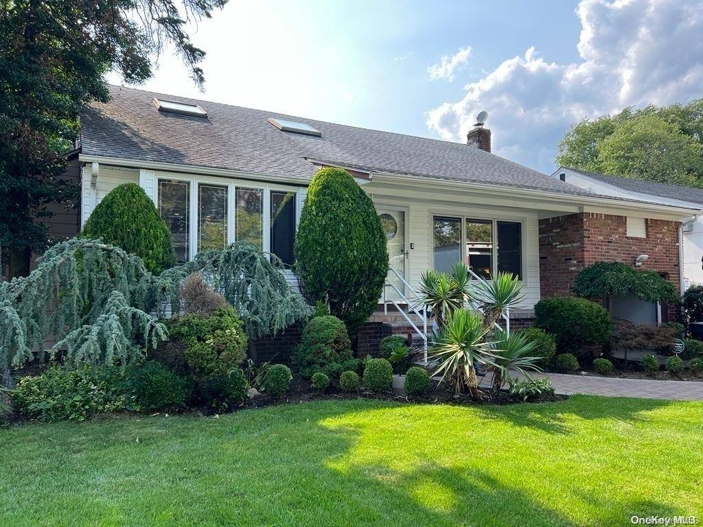 North Woodmere, NY 11581,805 Oakleigh RD