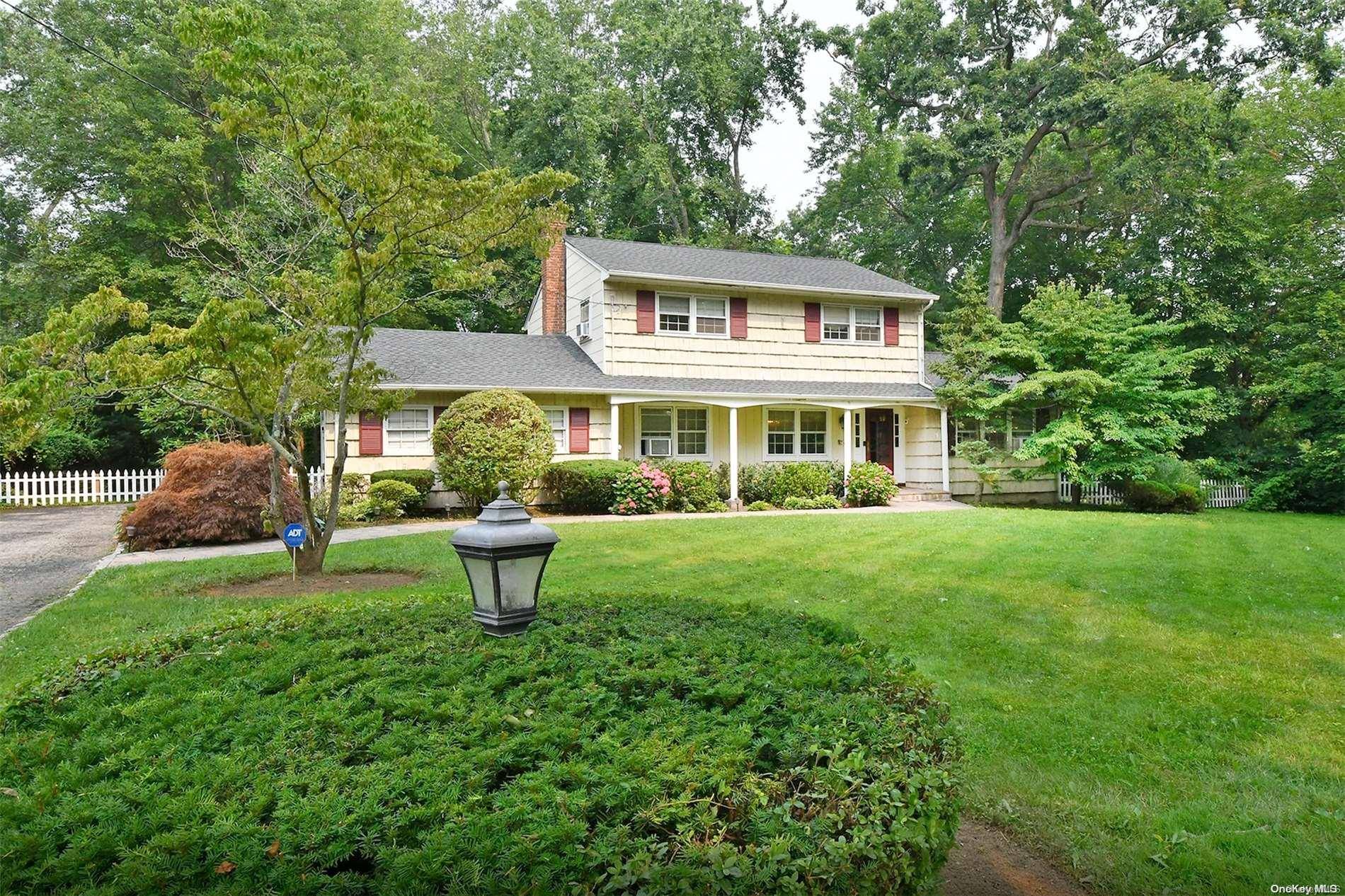 Dix Hills, NY 11746,8 Hobart CT