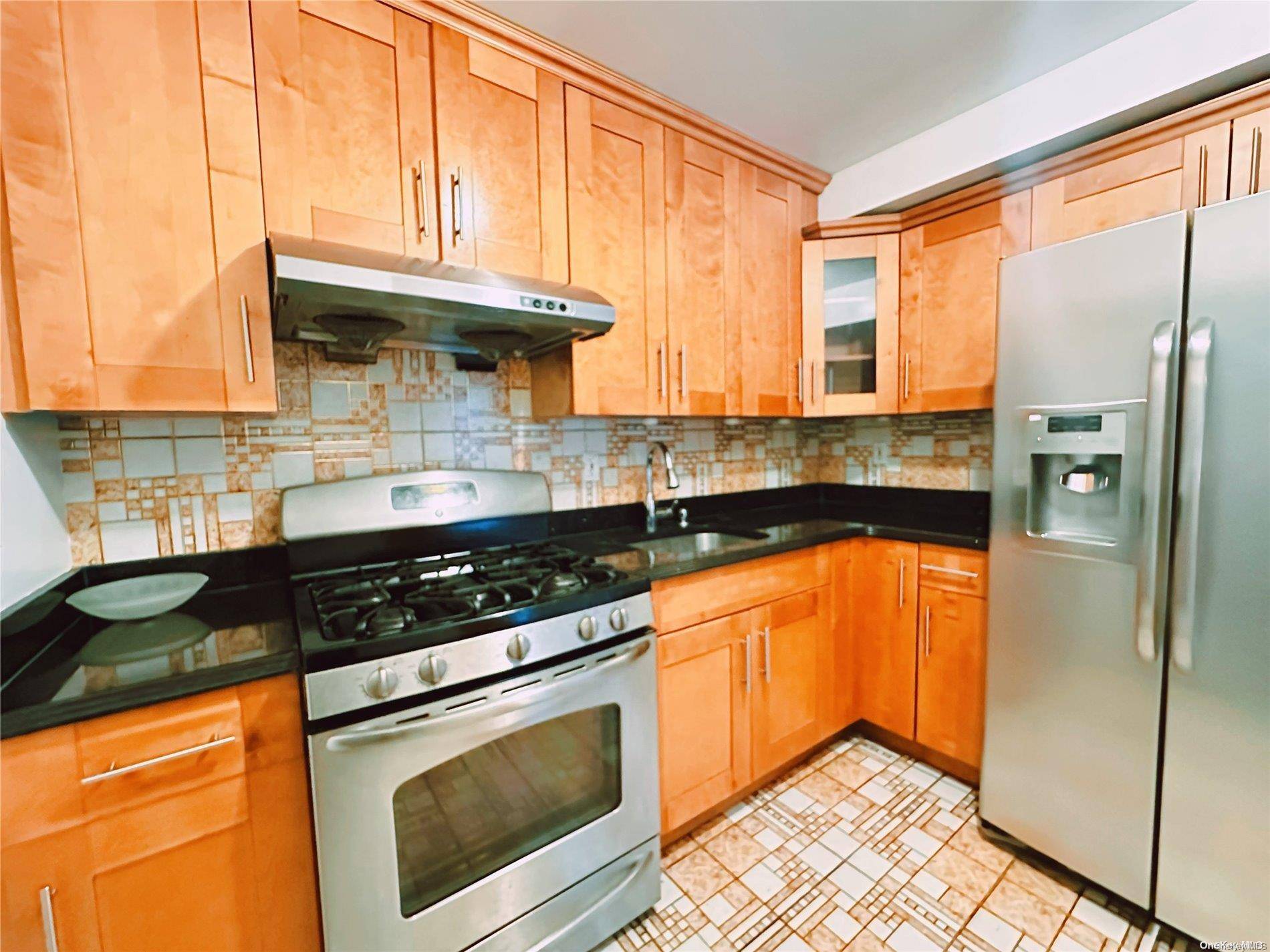 Elmhurst, NY 11373,85-10 Elmhurst AVE #2A