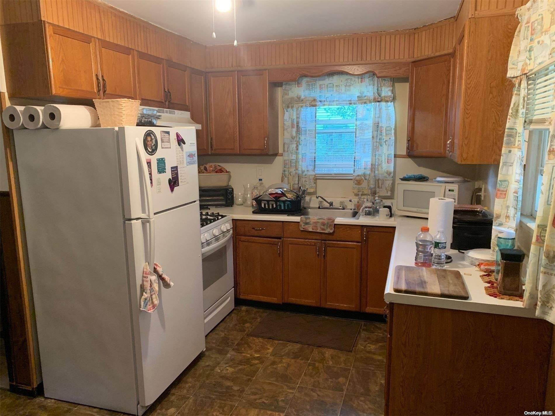 Riverhead, NY 11901,90 Horton AVE