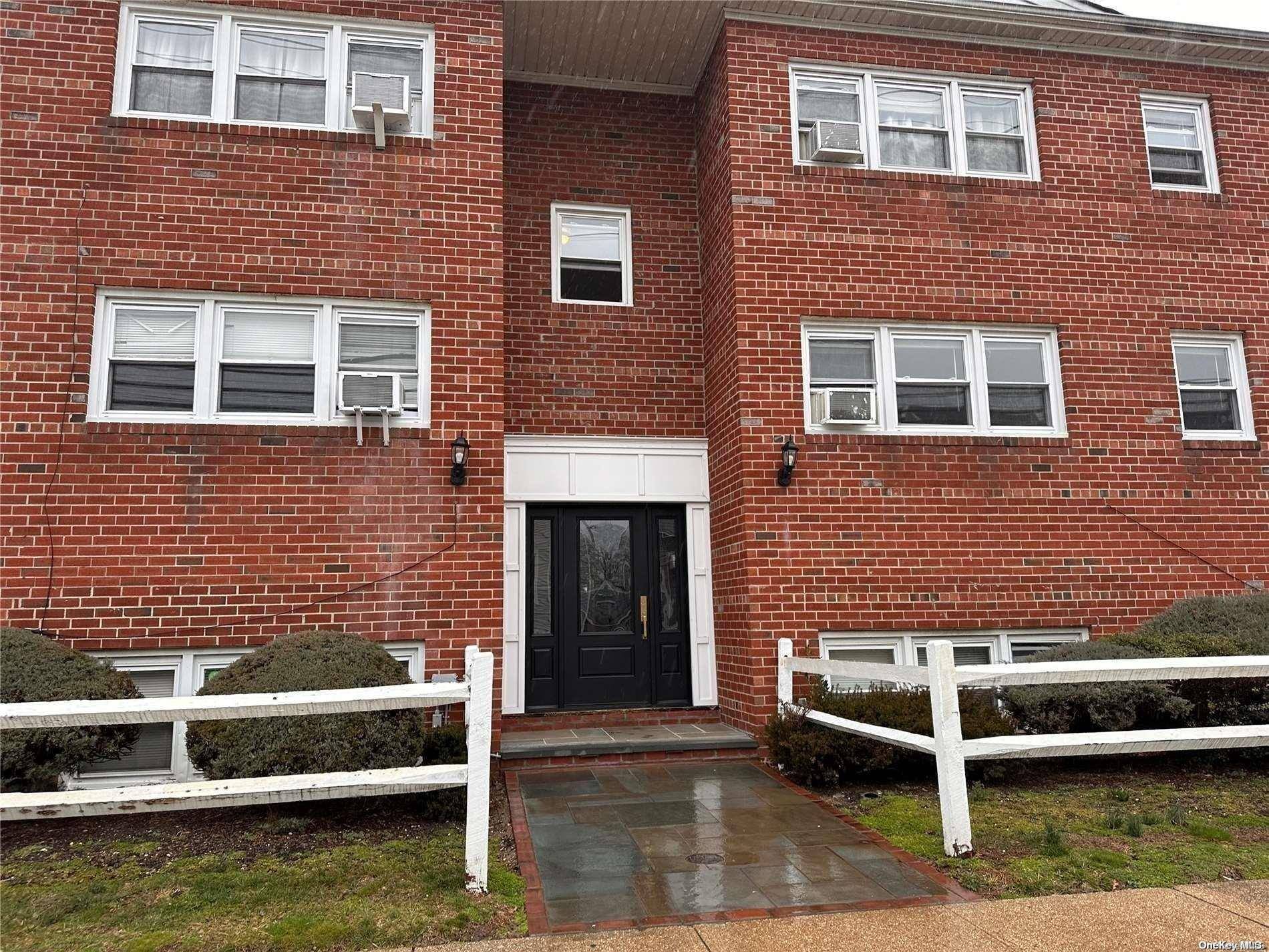 Valley Stream, NY 11581,133 Dubois AVE #5