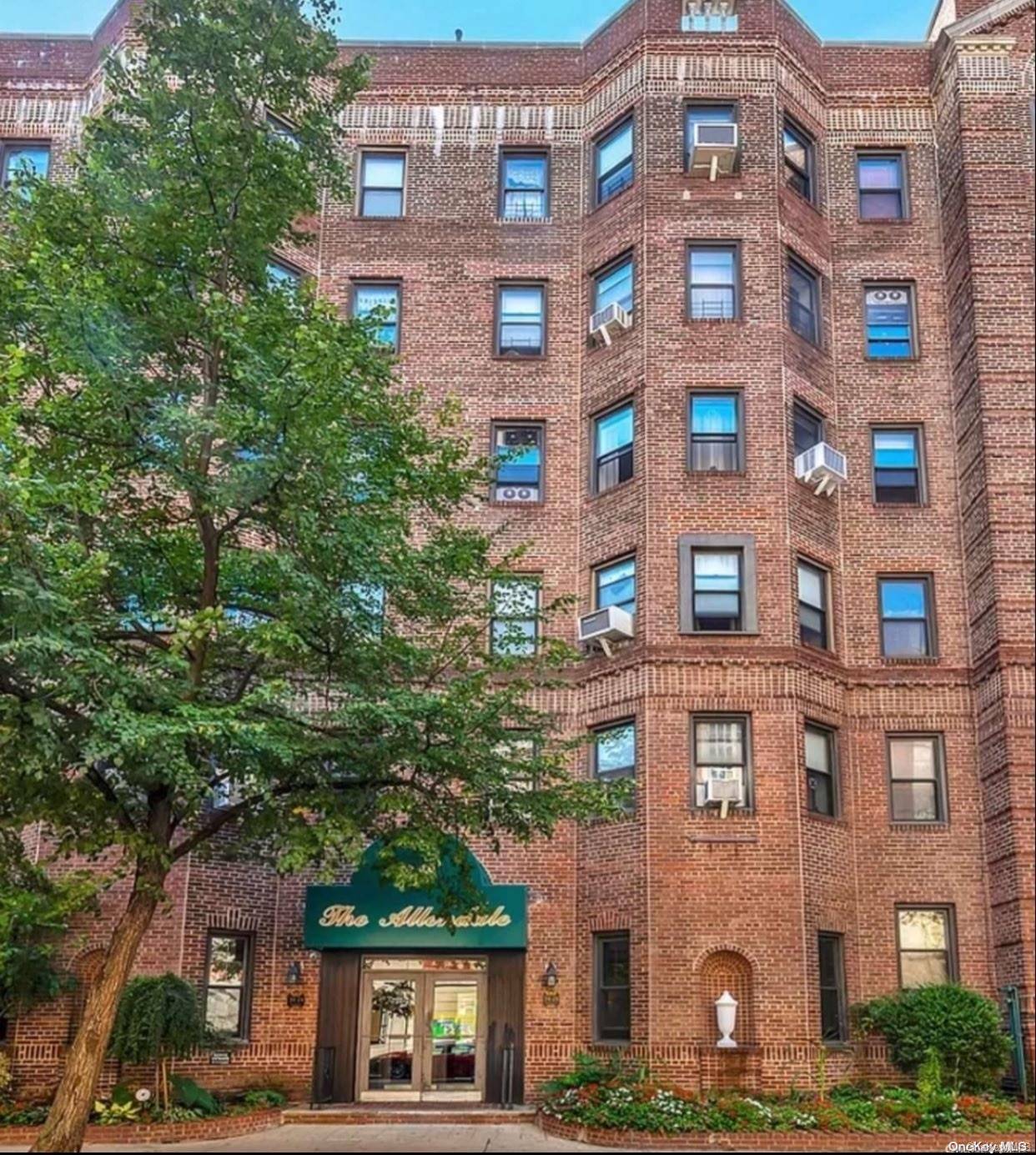 Jackson Heights, NY 11372,34-24 82nd ST #2