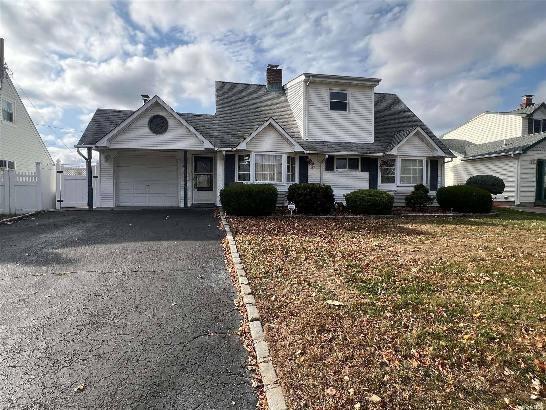 Levittown, NY 11756,62 Kingfisher RD