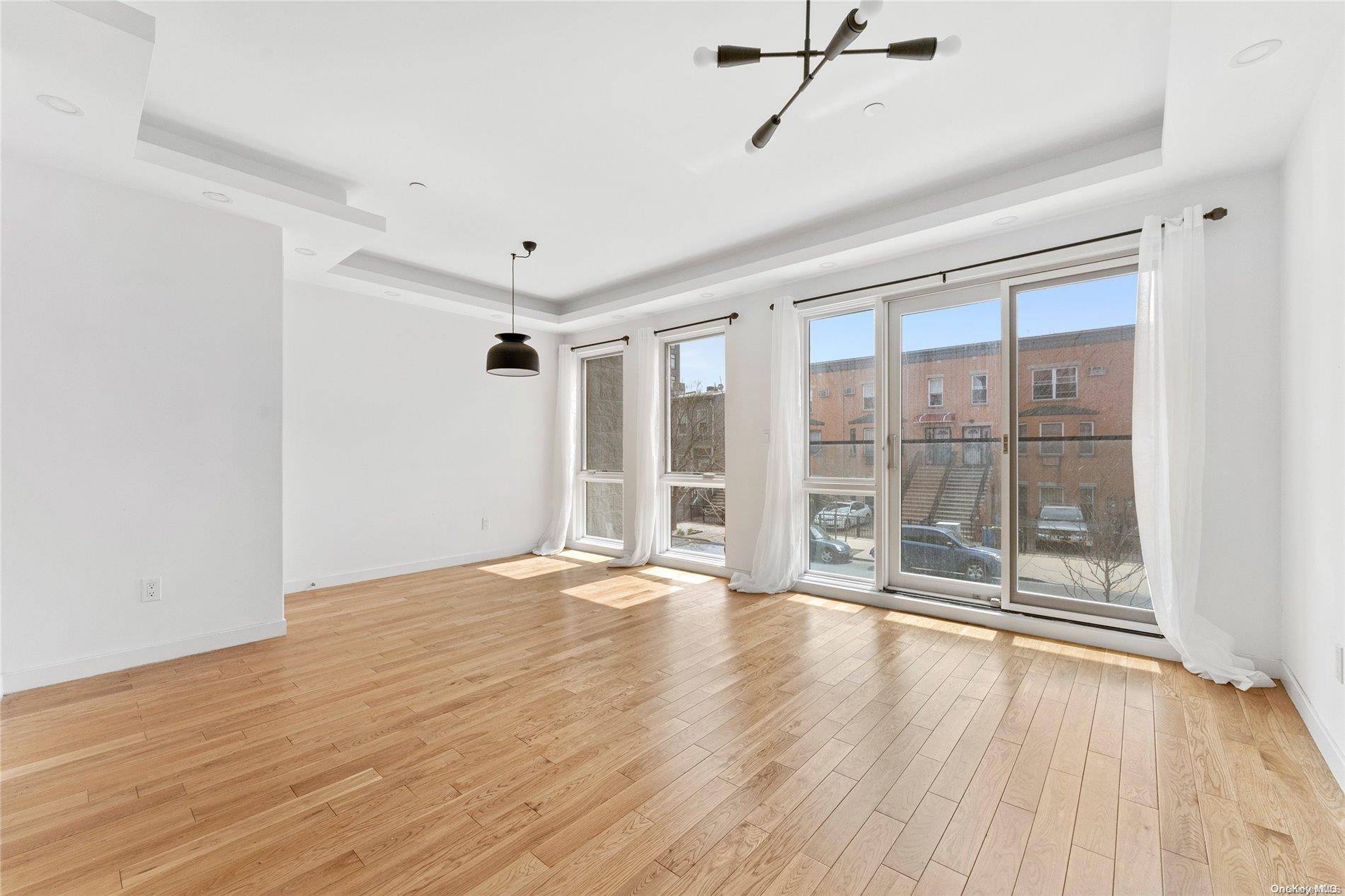 Bed-stuy, NY 11216,169 Lexington Ave #2