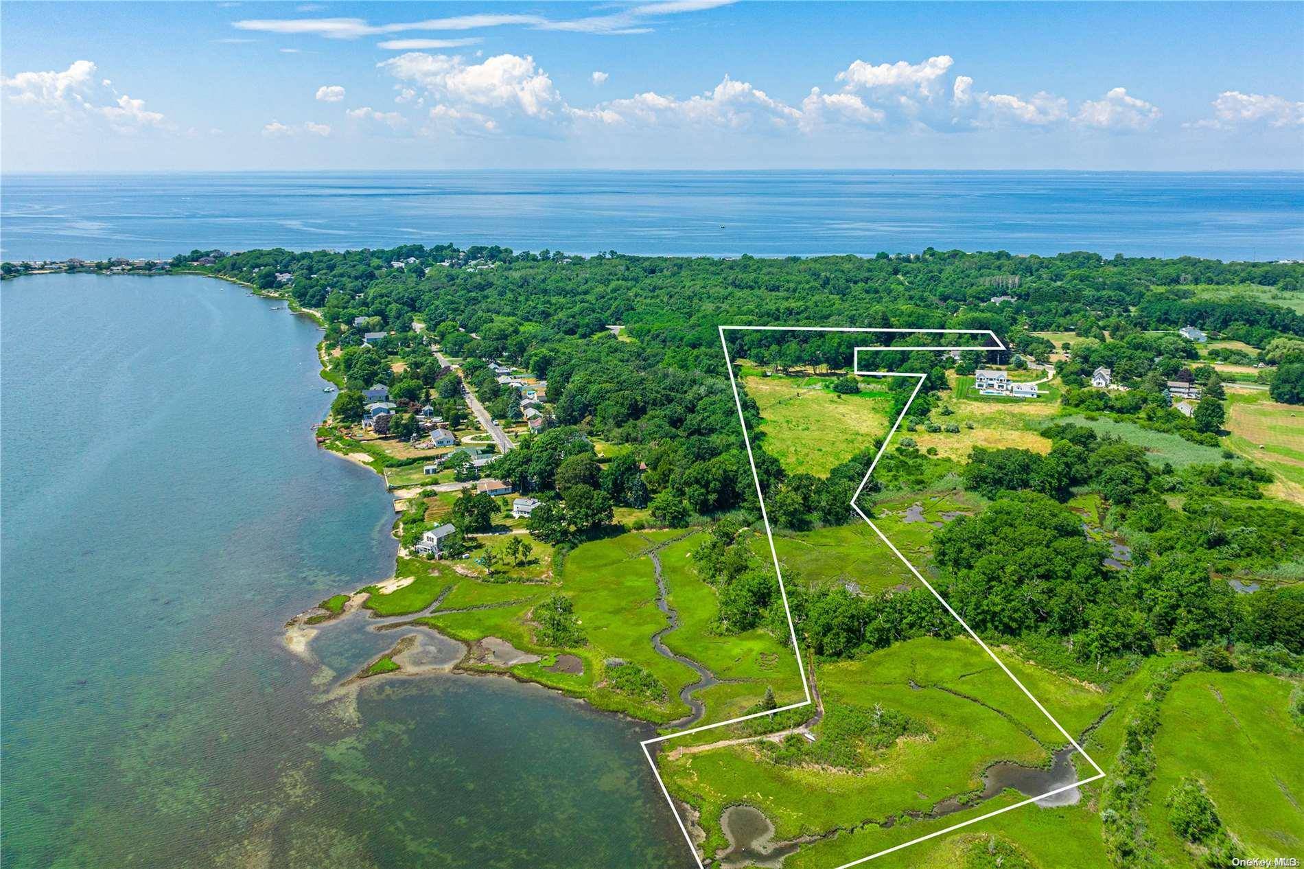 Southold, NY 11971,215 Colony RD