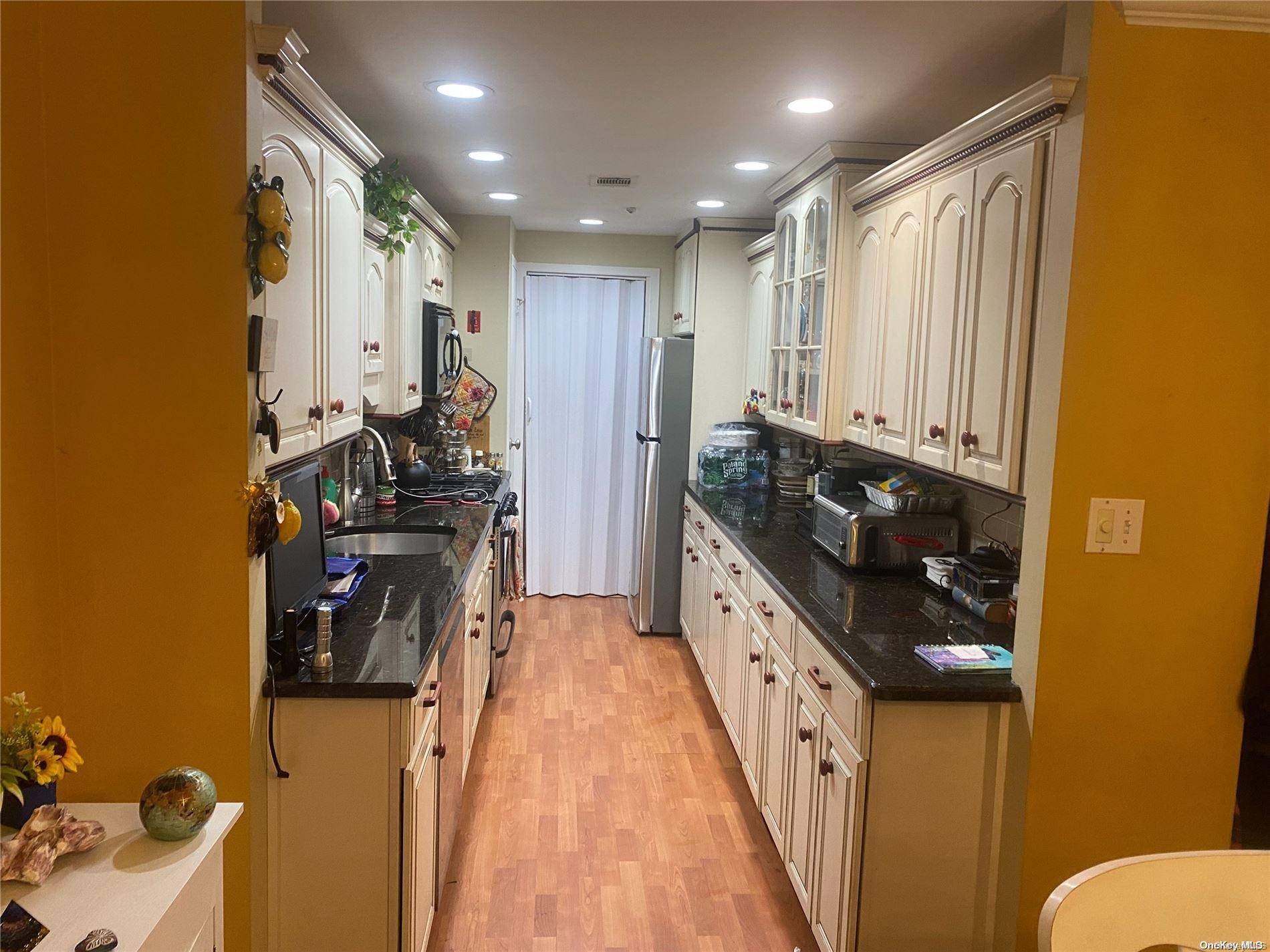 Coram, NY 11727,47 Skyline DR #47
