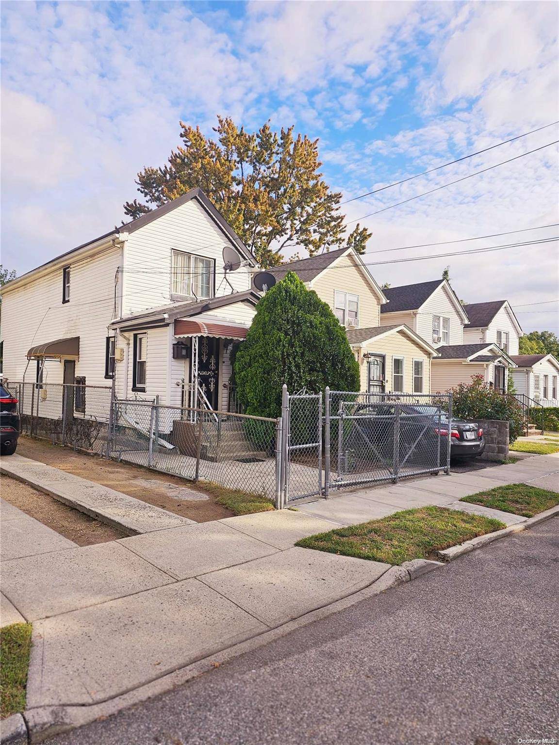 Laurelton, NY 11413,137-33 220th PL