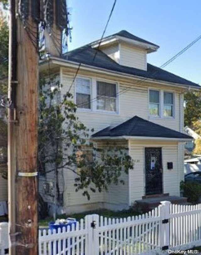 Saint Albans, NY 11412,118-28 200th ST