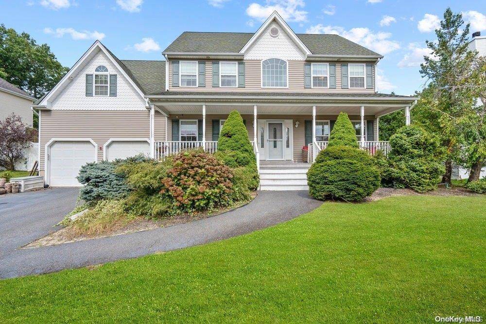 Smithtown, NY 11787,8 Cypress CT