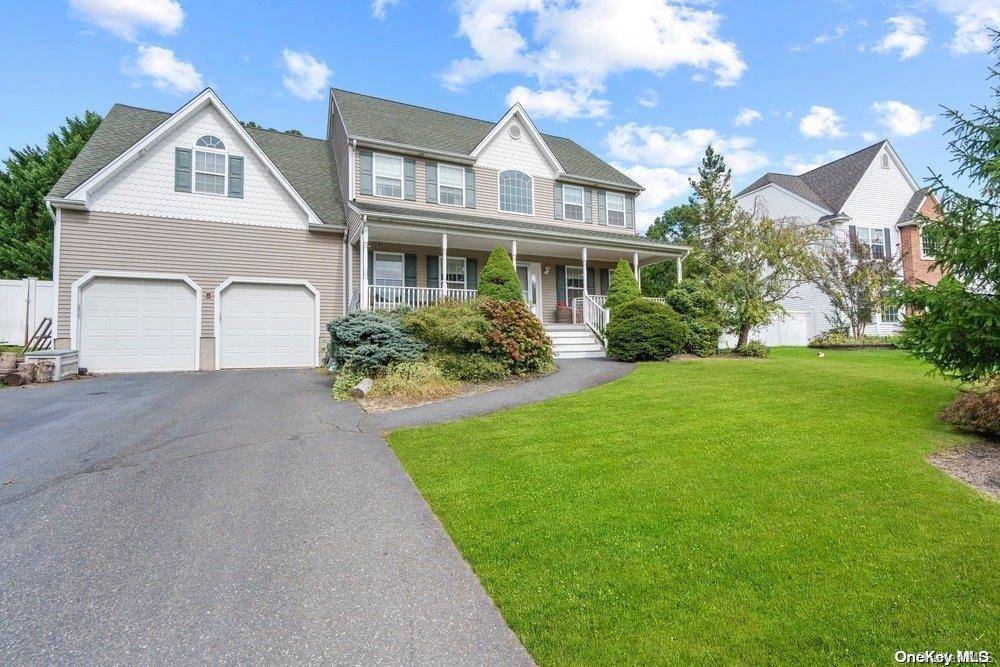 Smithtown, NY 11787,8 Cypress CT