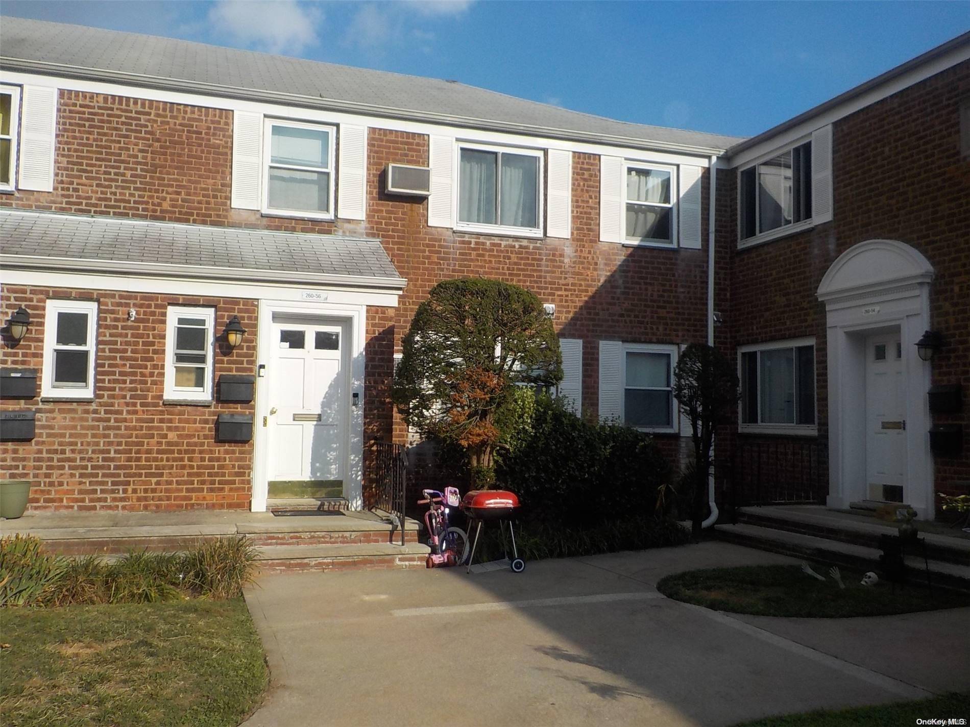 Glen Oaks, NY 11004,260-56 73rd AVE #B-1