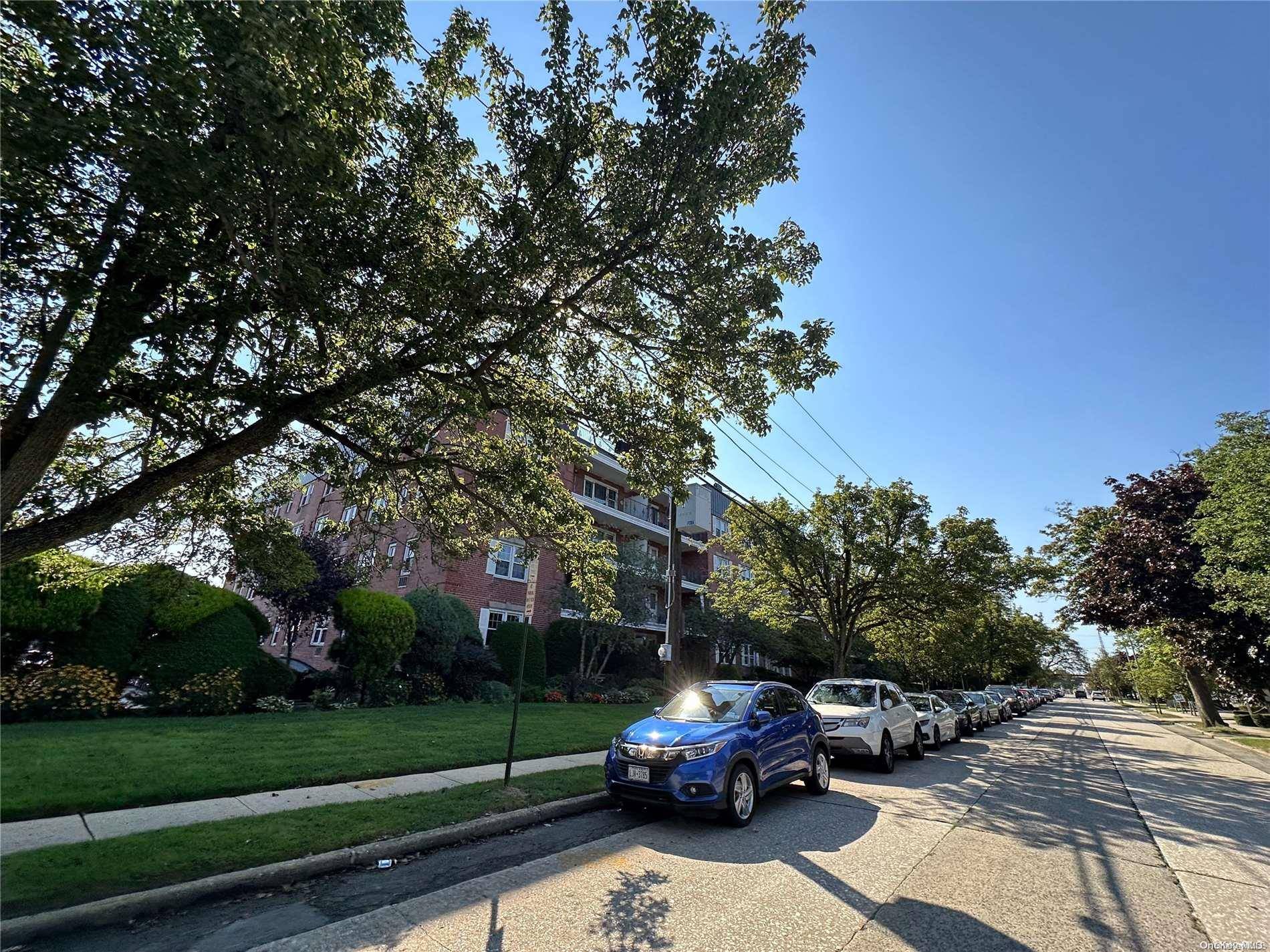 Freeport, NY 11520,70 N Grove ST #1R