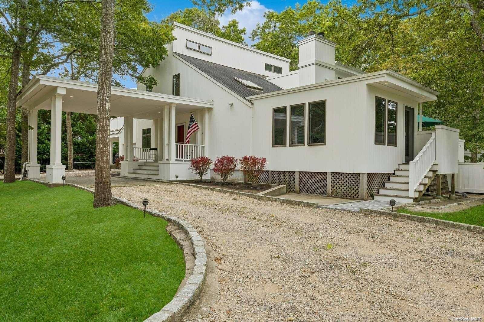 Hampton Bays, NY 11946,Address not disclosed