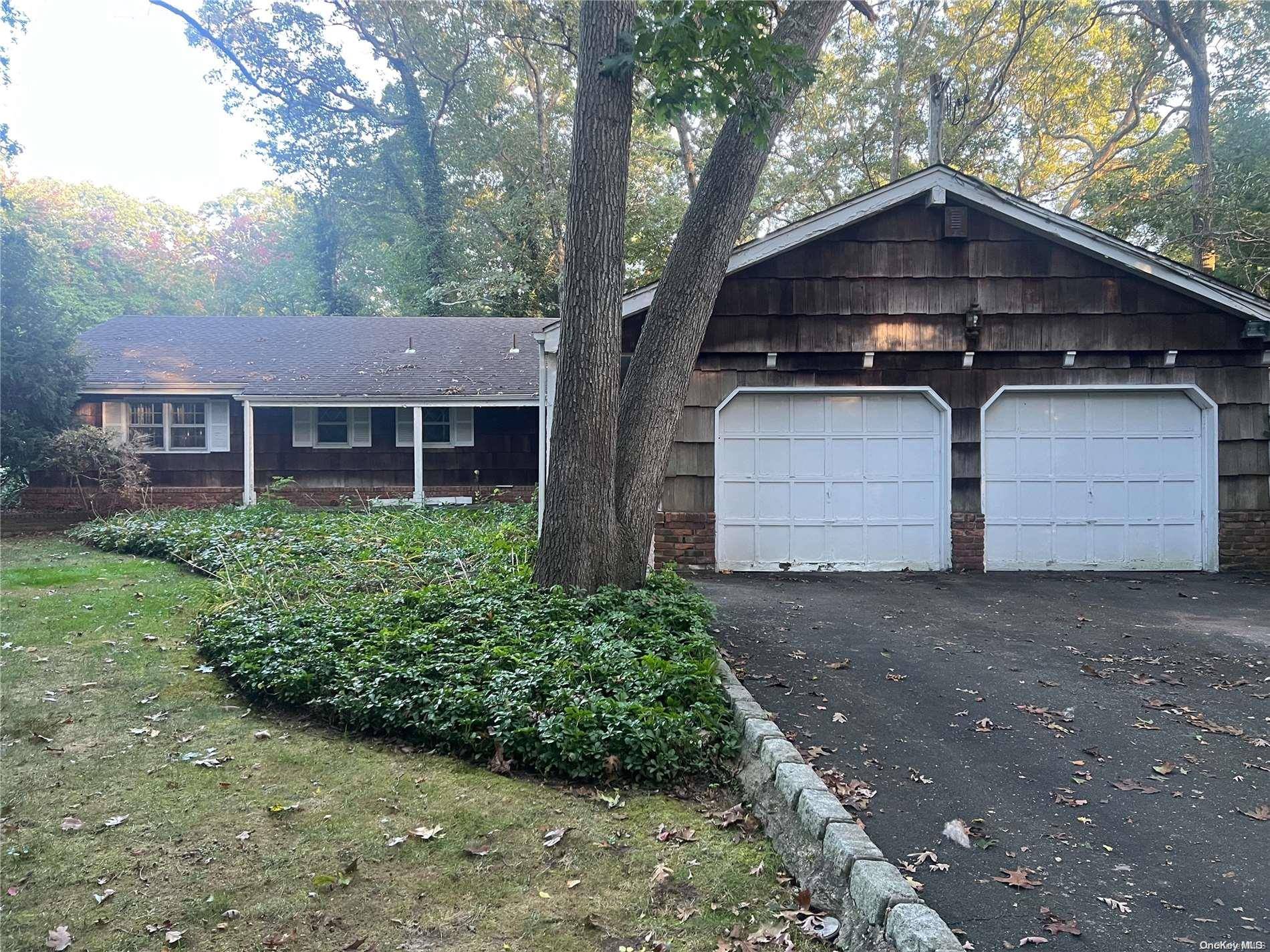 Dix Hills, NY 11746,6 Chelsea PL