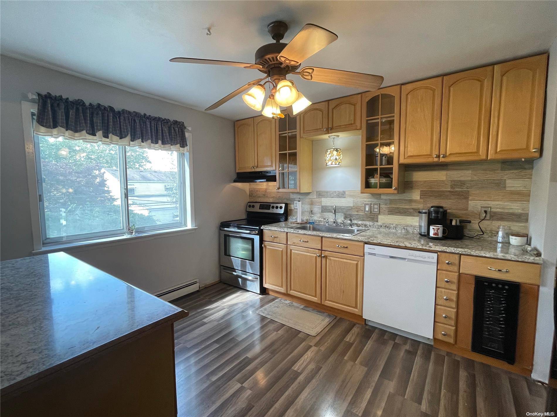 Dix Hills, NY 11746,18 Prescott AVE