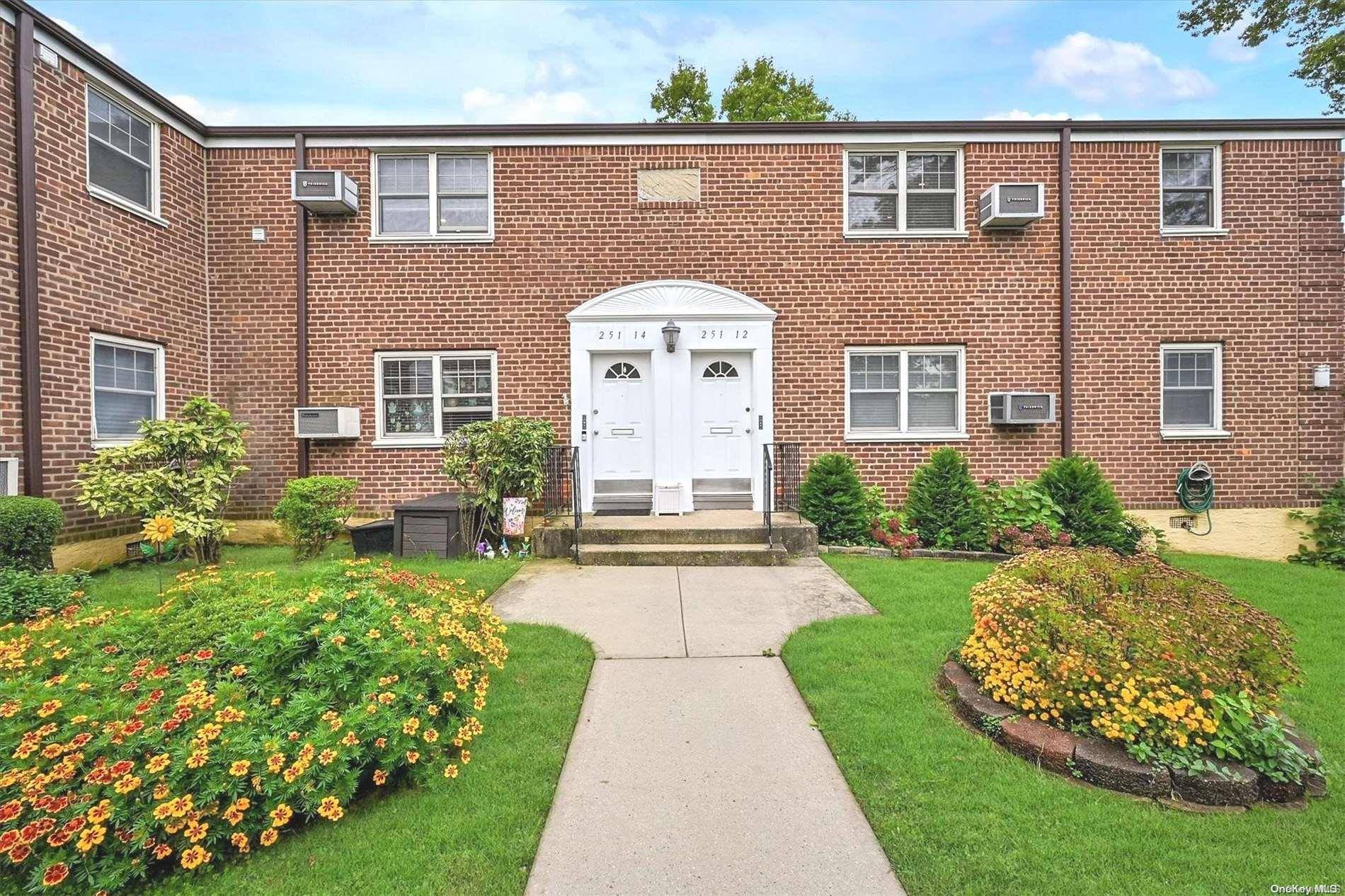 Little Neck, NY 11362,251-12 58 AVE ## 22