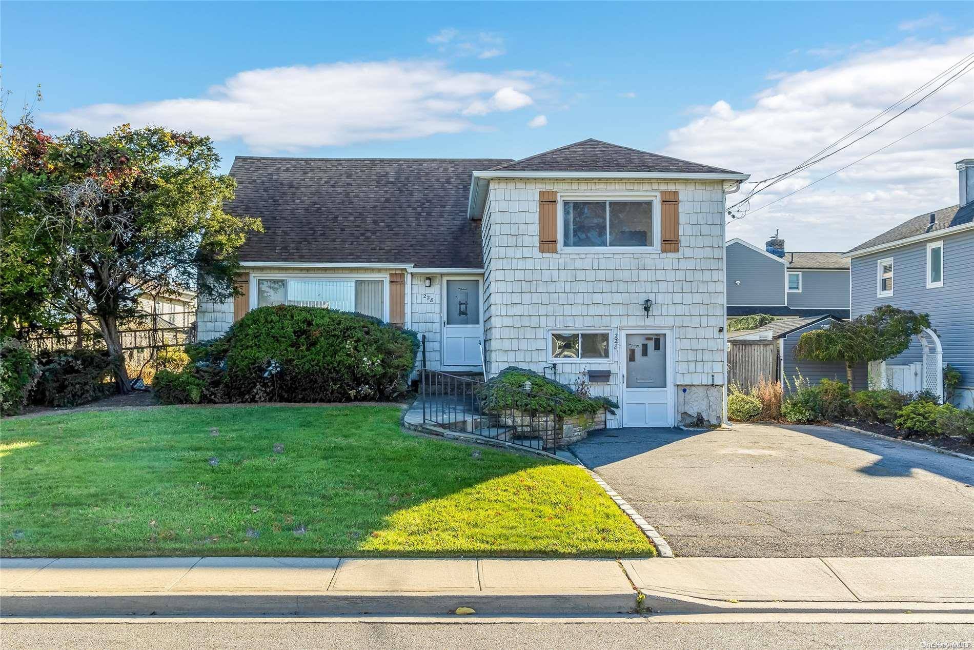 Island Park, NY 11558,228 Jefferson AVE
