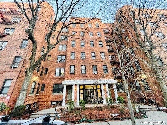 Forest Hills, NY 11375,100-10 67th RD #5J