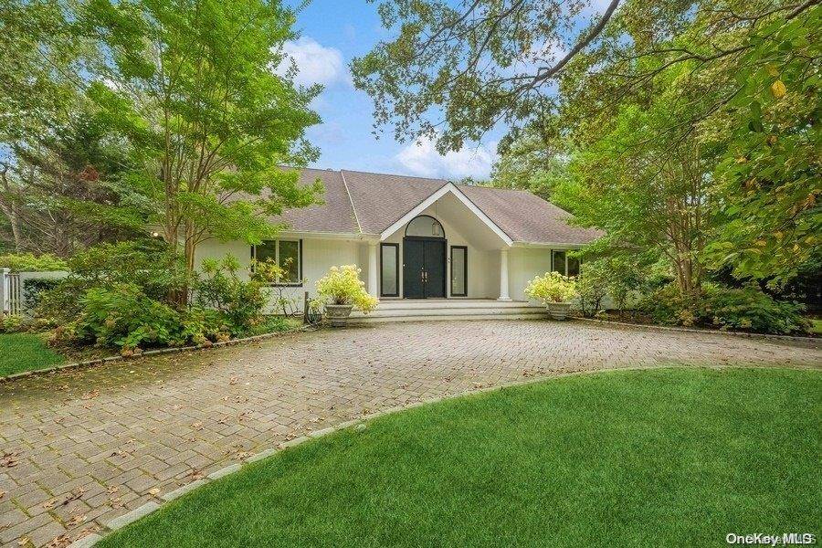 East Quogue, NY 11942,86 Whippoorwill LN