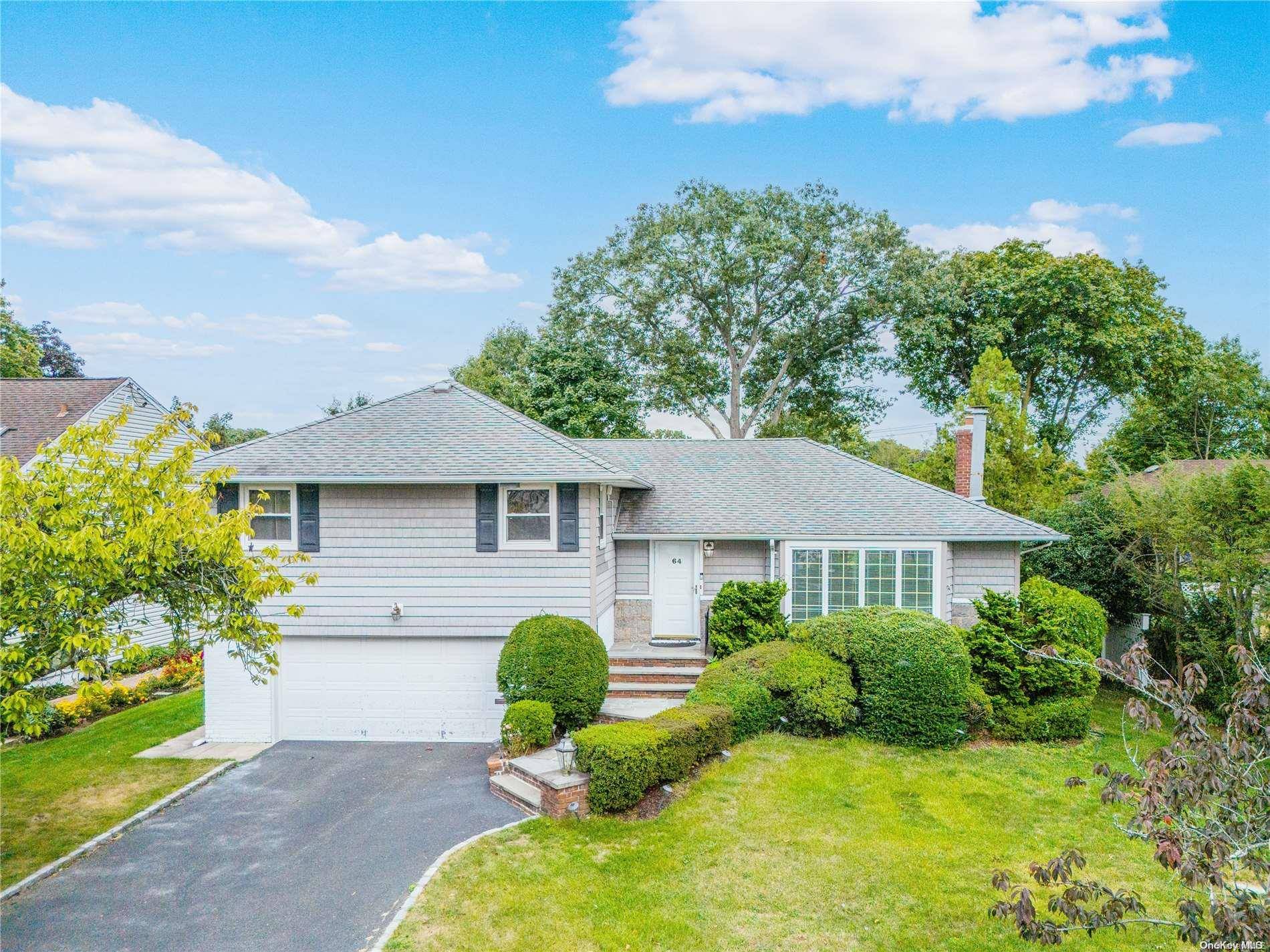 Syosset, NY 11791,64 Melanie LN