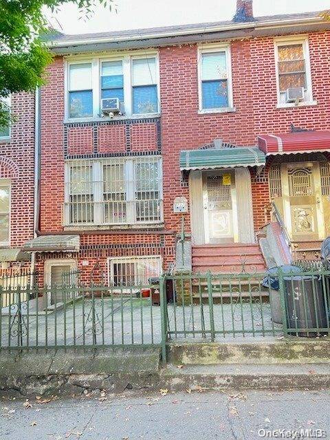 Sunset Park, NY 11220,732 55th ST