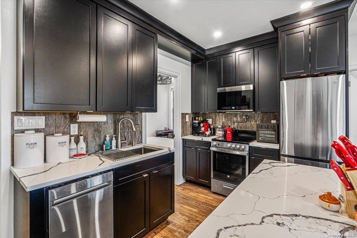 Forest Hills, NY 11375,1 Station Square #315