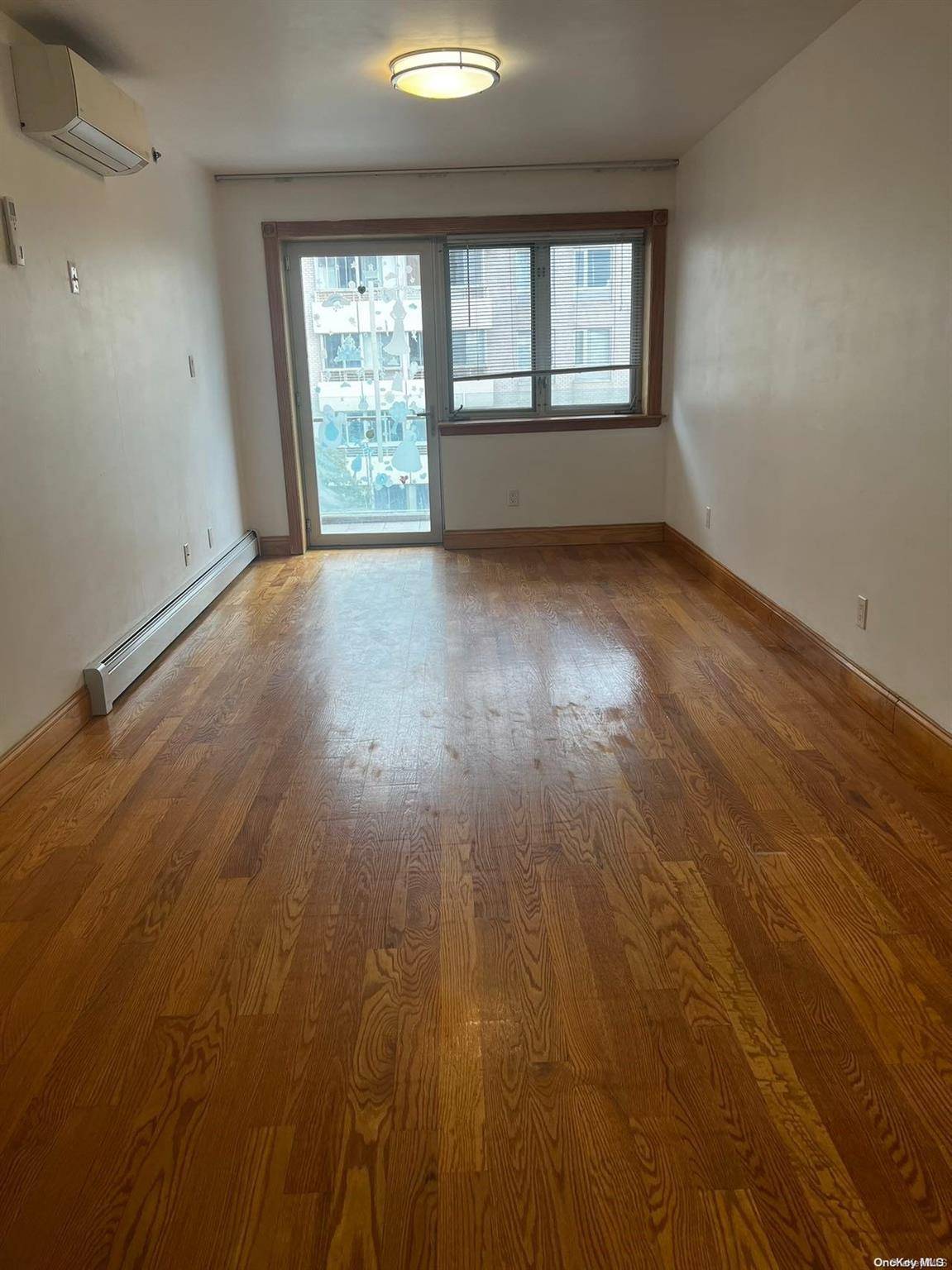 Flushing, NY 11355,41-42 College Point BLVD #4C