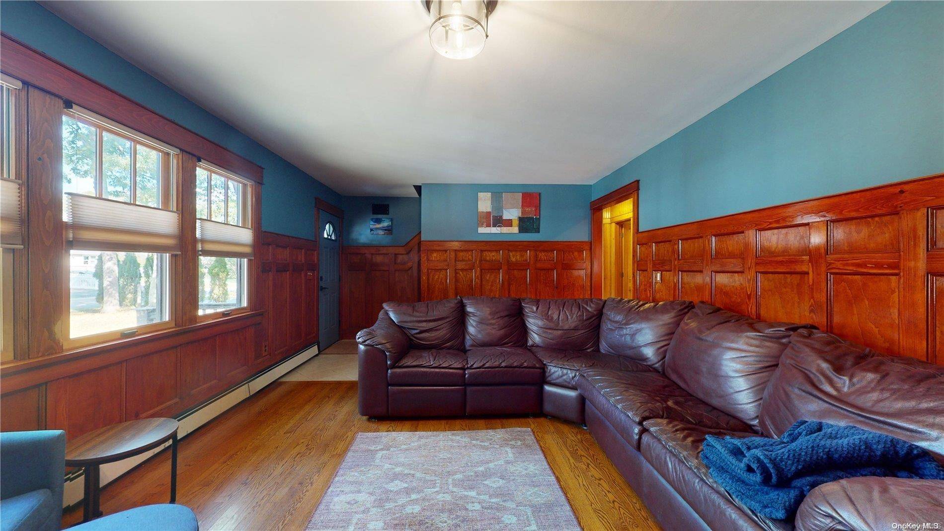 Remsenburg, NY 11960,16 Heather DR