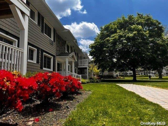 Lake Grove, NY 11755,5 Williams BLVD #5-1L