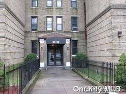 Kew Gardens, NY 11415,83-52 Talbot ST #5C