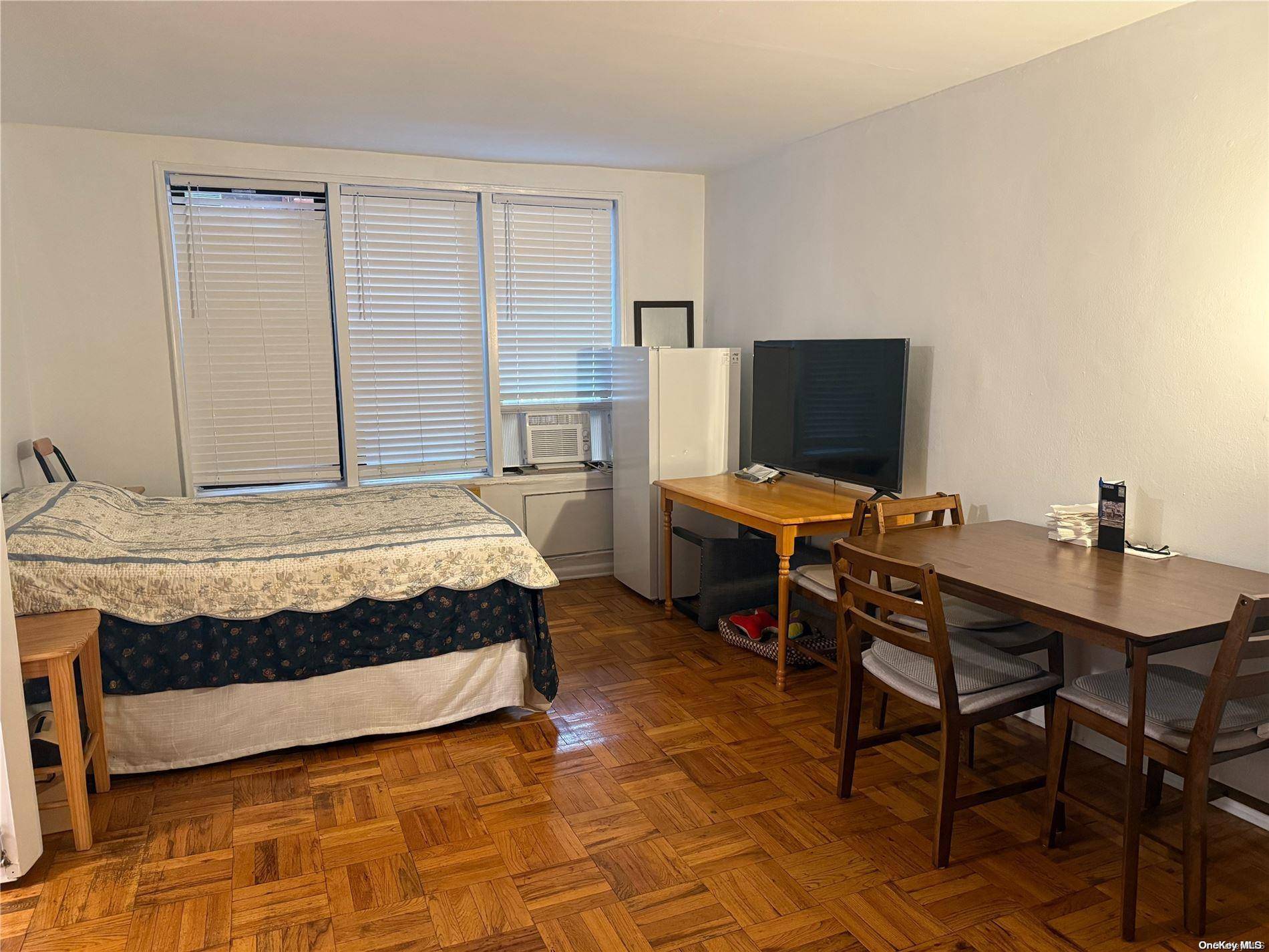 Jackson Heights, NY 11372,37-30 73 ST #1A