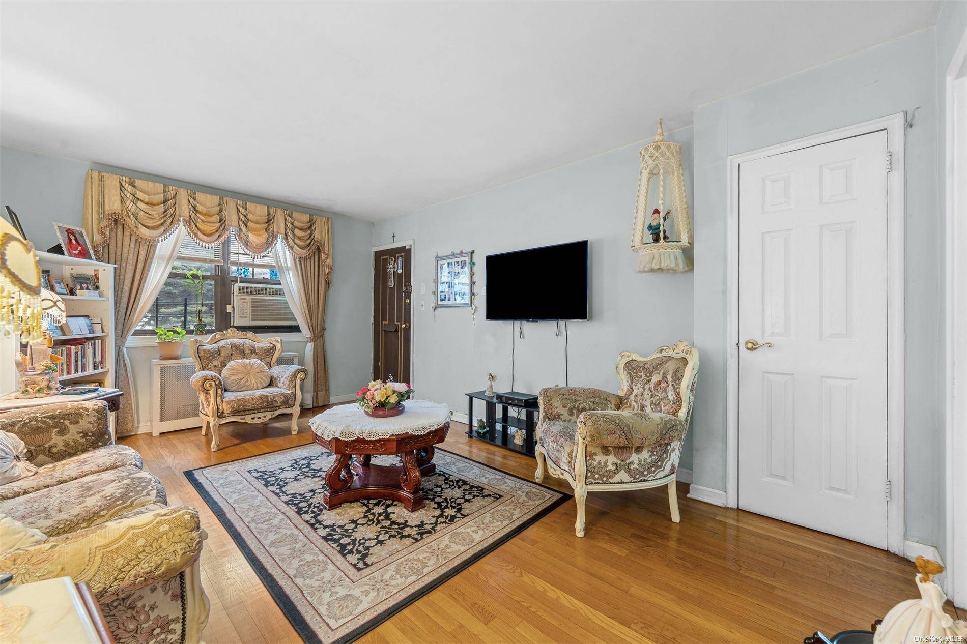 Kew Garden Hills, NY 11367,69-04 136th ST #A
