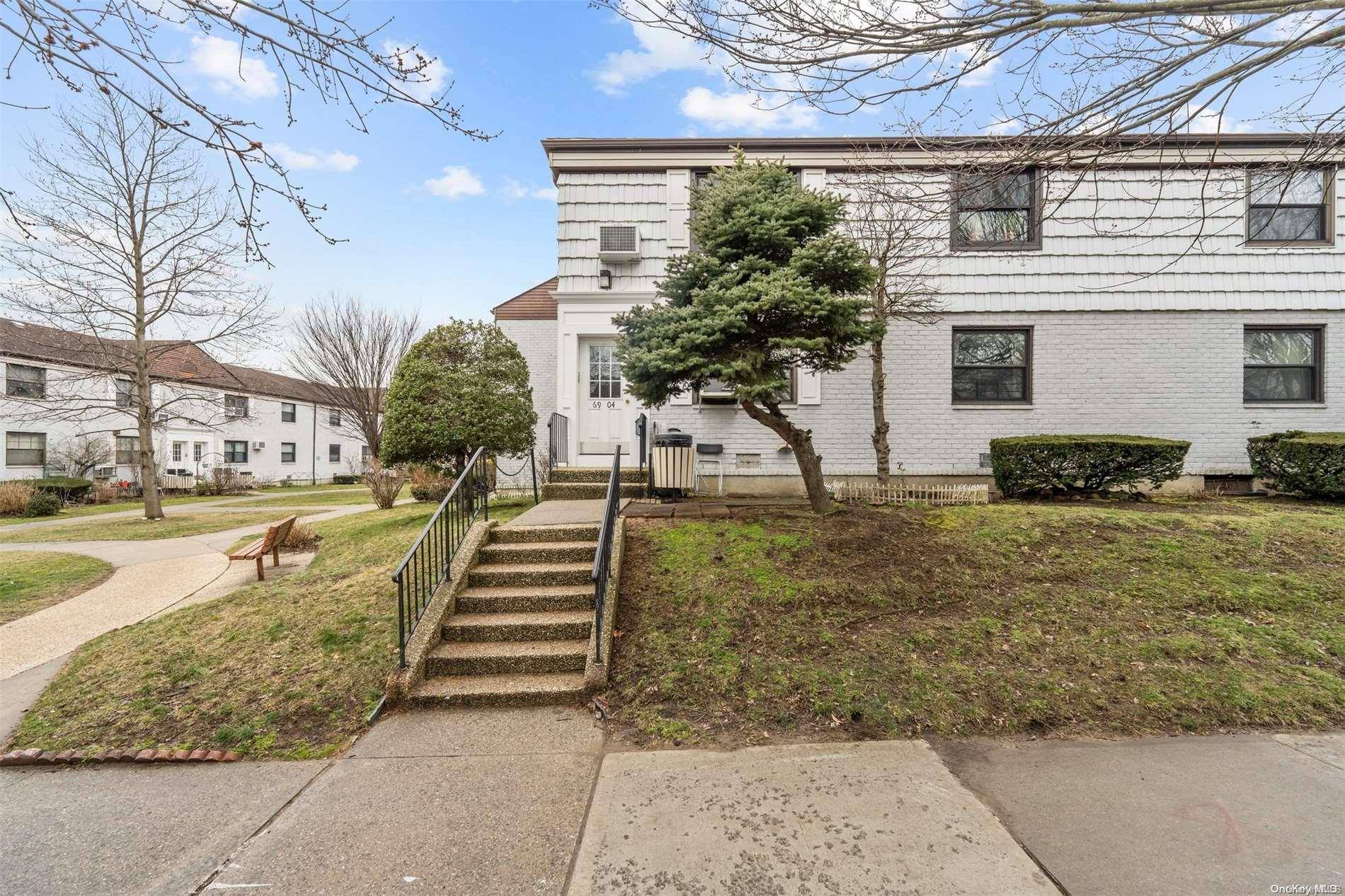 Kew Garden Hills, NY 11367,69-04 136th ST #A