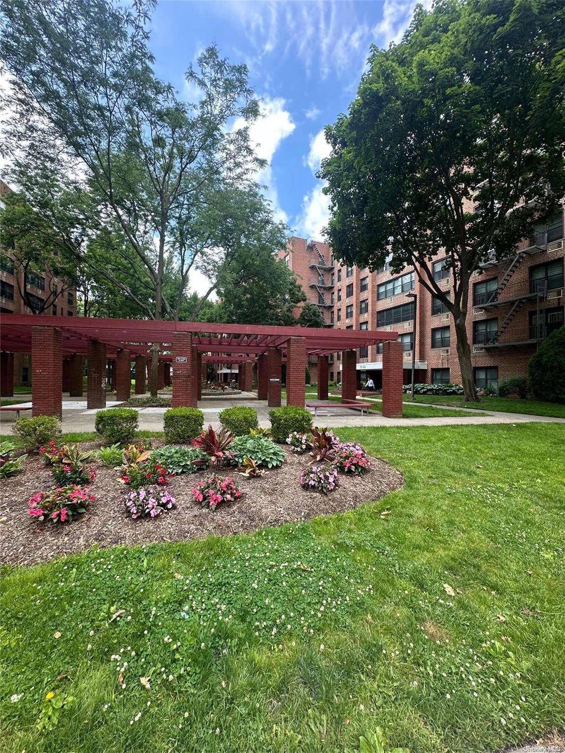 Bayside, NY 11364,75-34 Bell Blvd #2G