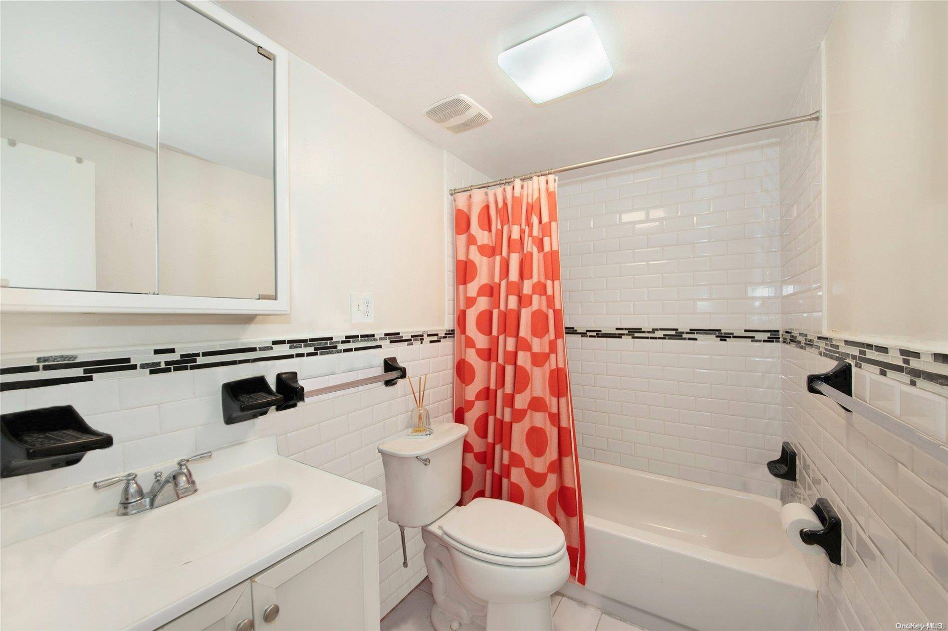 Brooklyn, NY 11238,161 Gates AVE