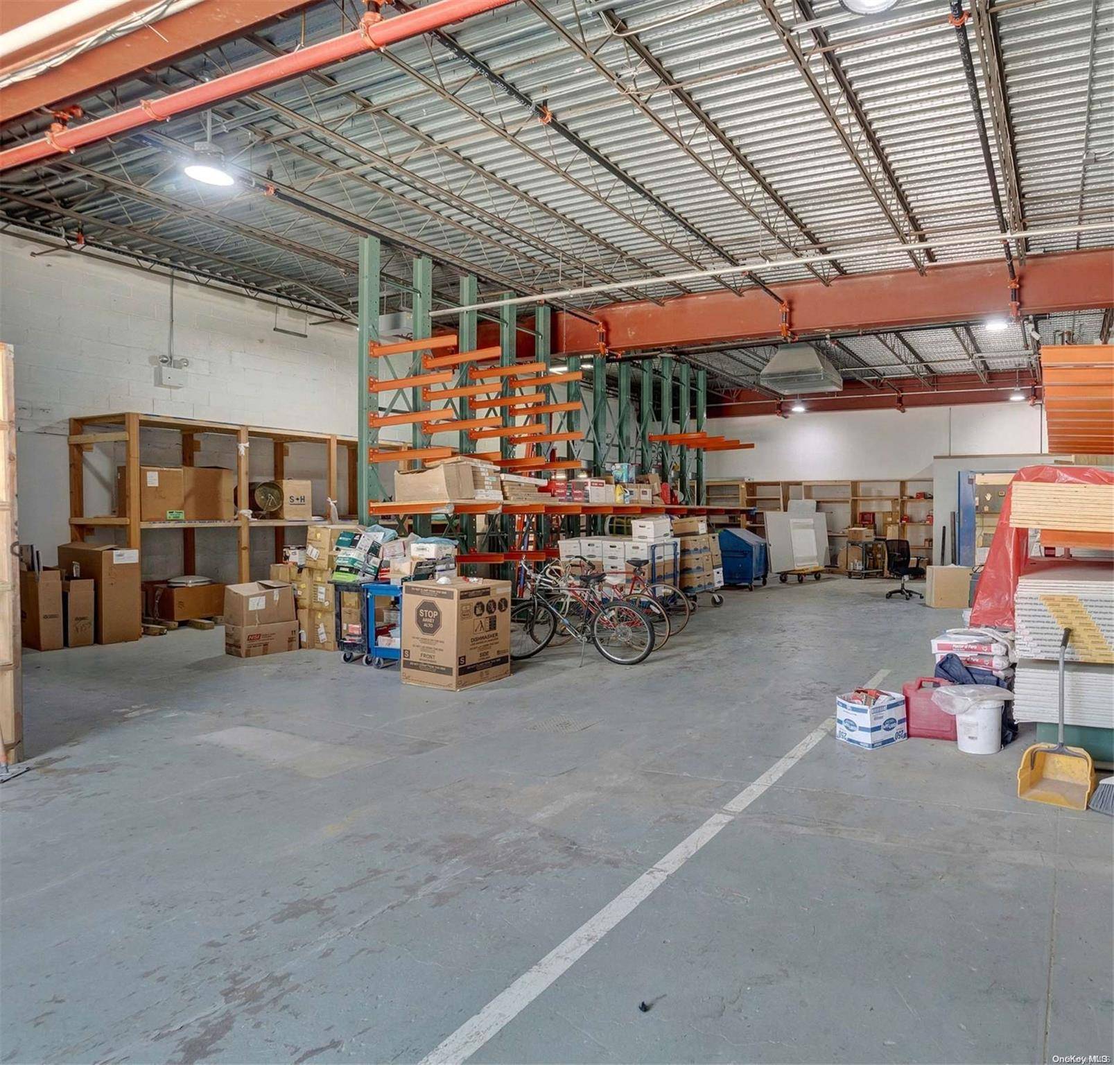 Ridgewood, NY 11385,65-17 68th AVE