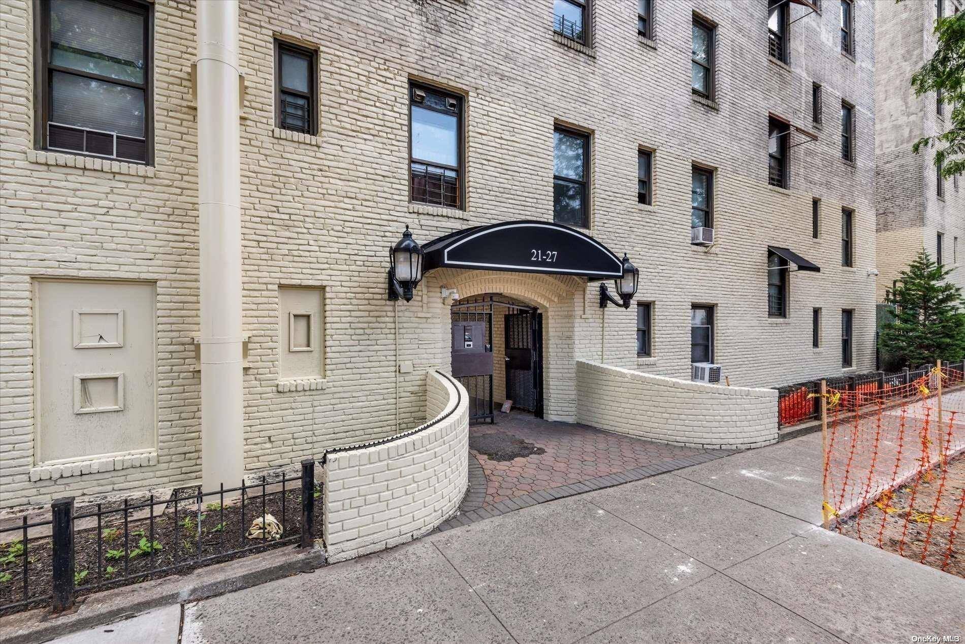 Astoria, NY 11105,21-27 33rd ST #5B