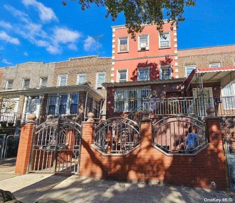 Sunnyside, NY 11104,64-17 35 AVE