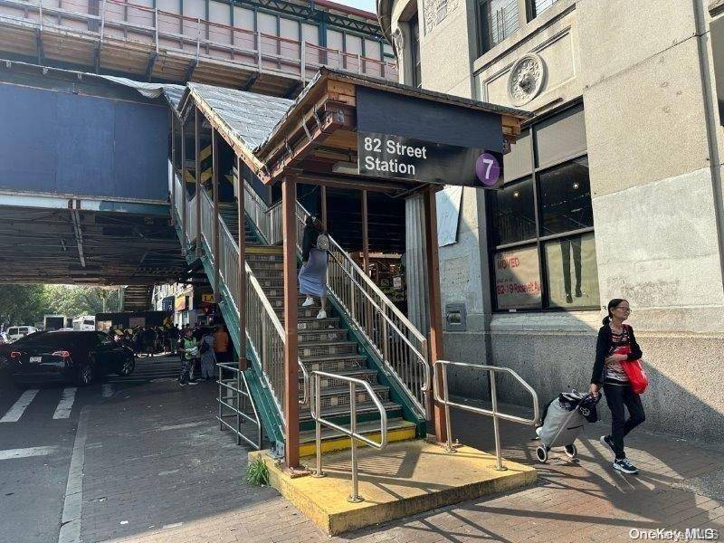 Jackson Heights, NY 11372,37-62 82nd ST