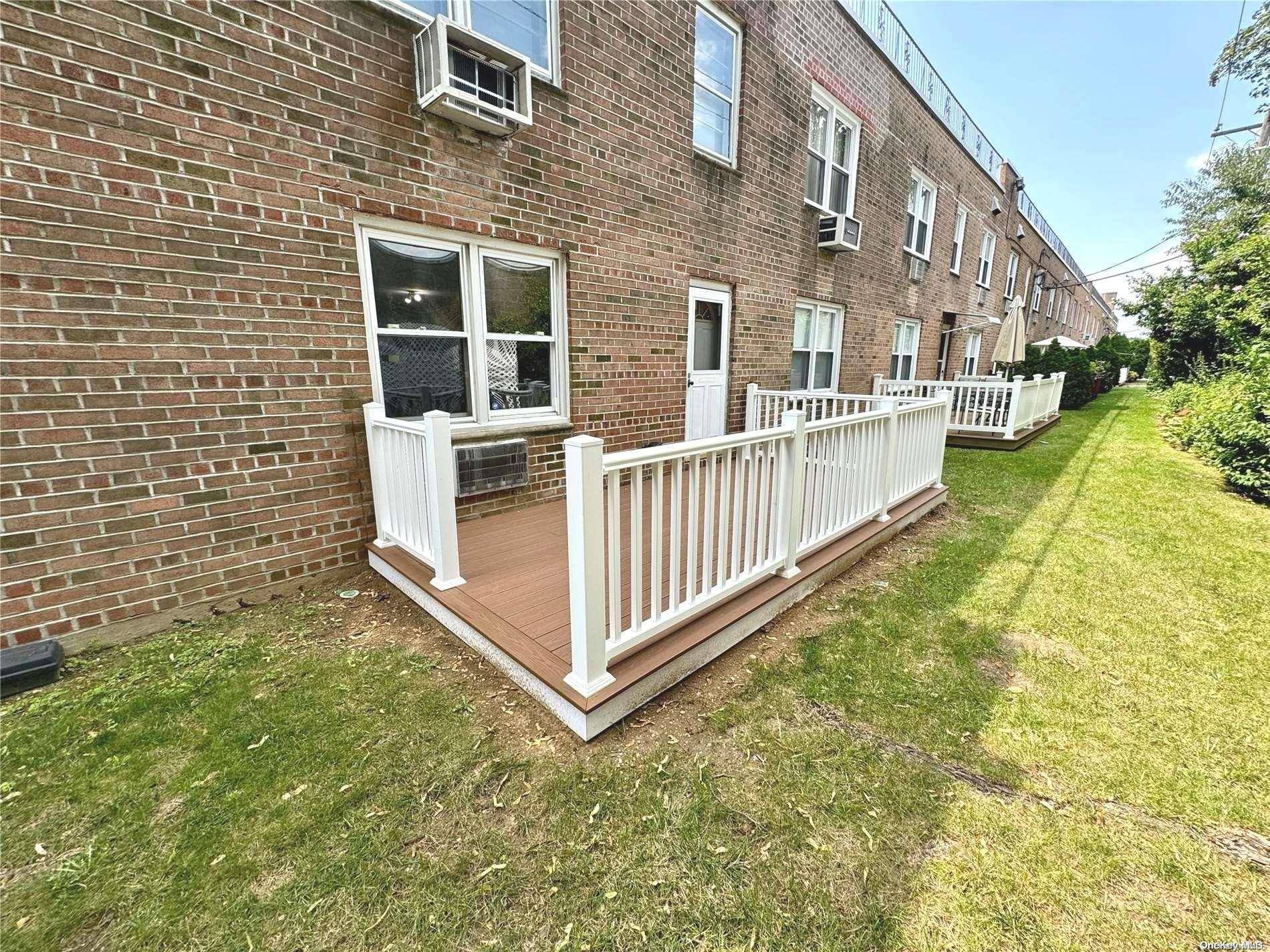 Lynbrook, NY 11563,570 Broadway #13A