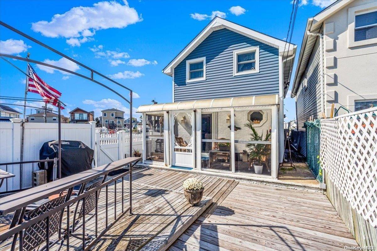 Howard Beach, NY 11414,99-23 Russell ST