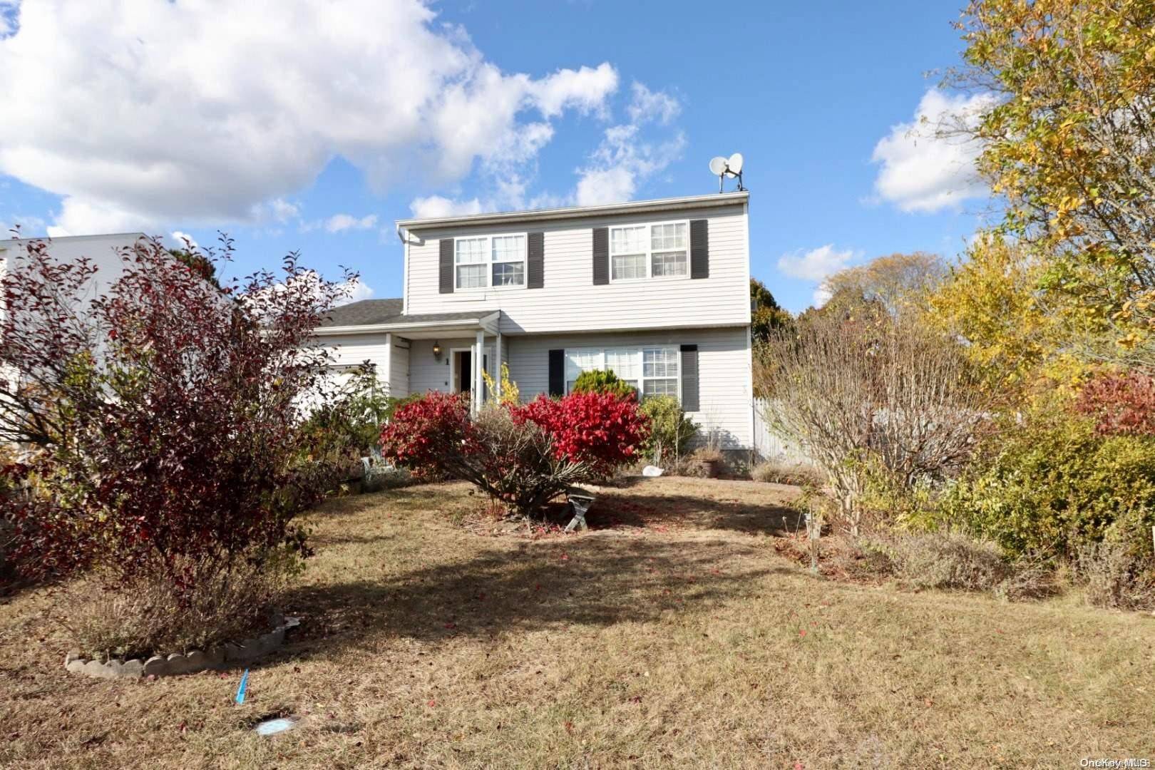 Bellport, NY 11713,1 Sun Valley LN