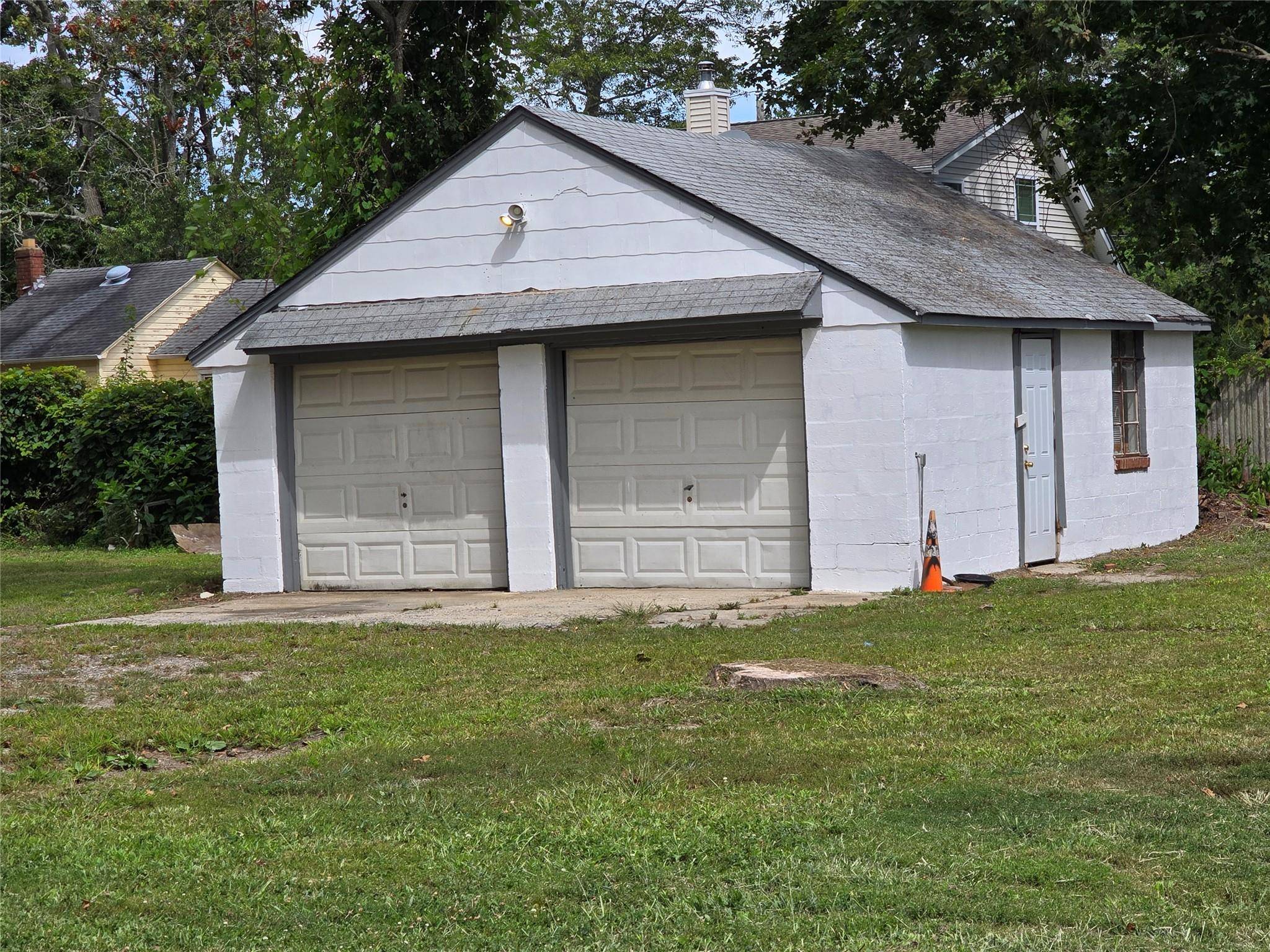 Mastic Beach, NY 11951,29 Hackensack RD