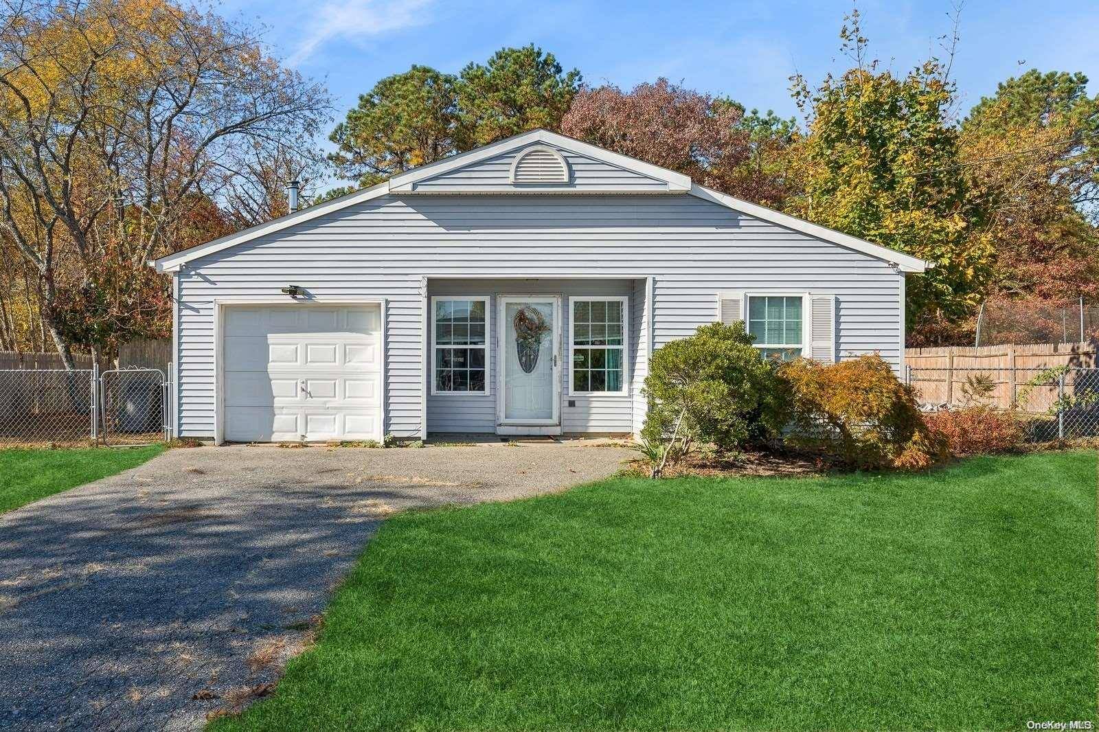 Bellport, NY 11713,950 Provost AVE