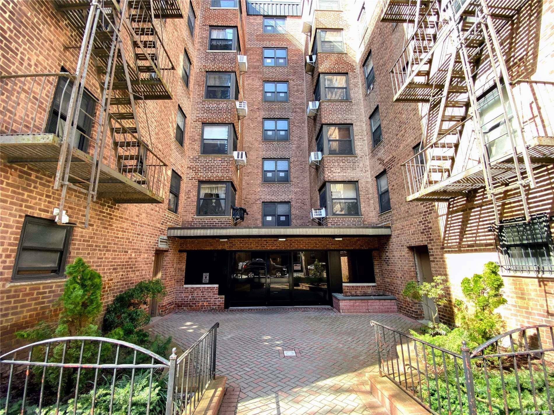 Jackson Heights, NY 11372,90-08 32 AVE #407