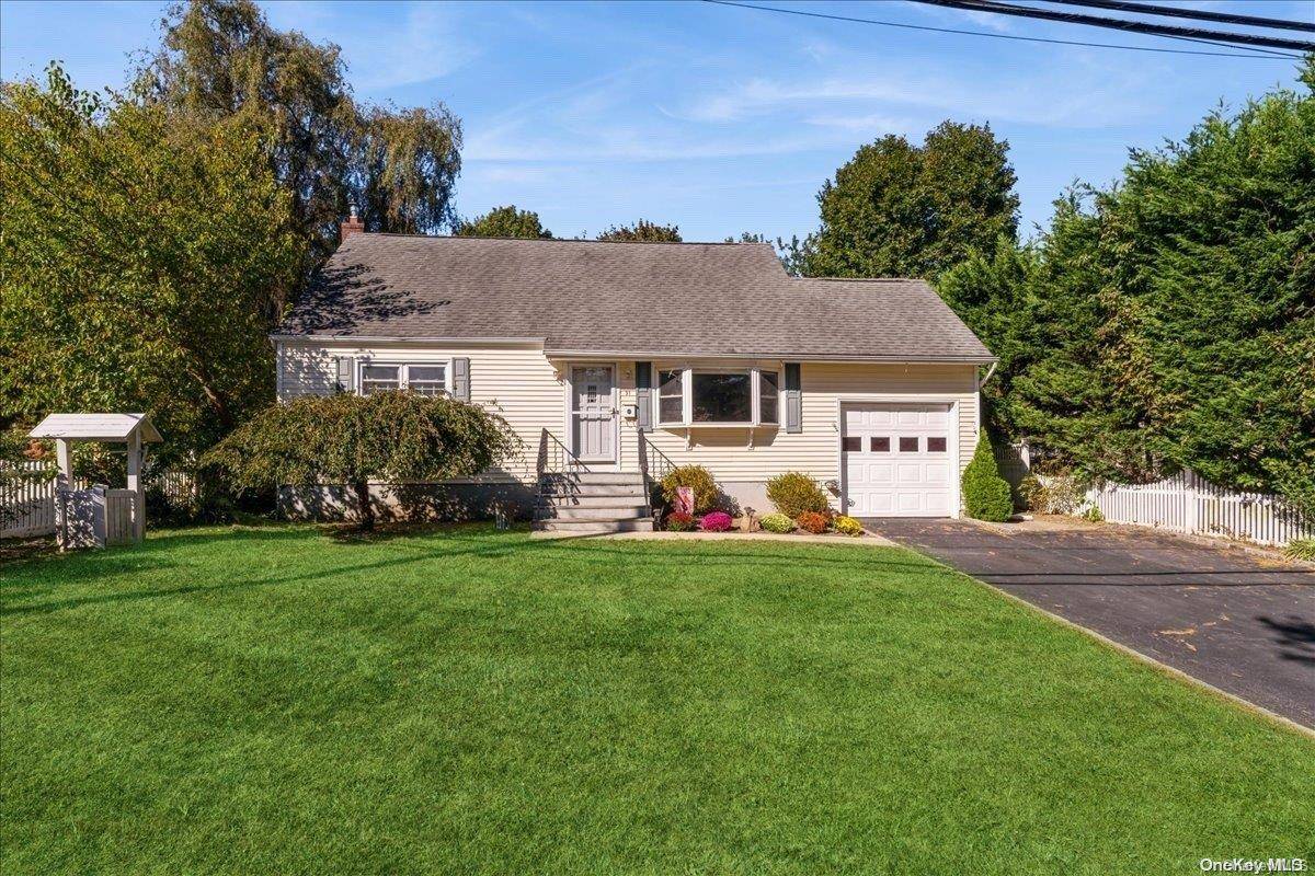 Glen Head, NY 11545,31 Glen Cove DR