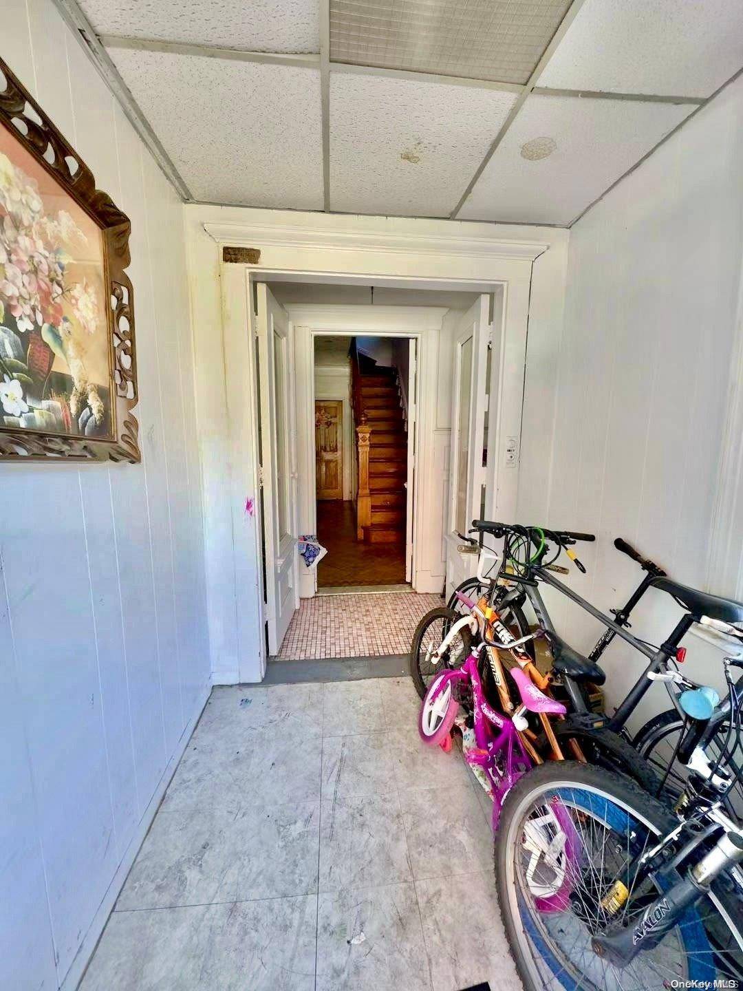 Corona, NY 11368,33-38 99th ST